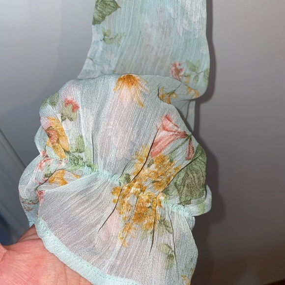 Floral Chiffon Crop Top - Picture 9 of 10